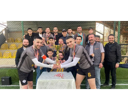 HAK EDİLMİŞ ZAFERİN RENGİ "PAPATYA FC "